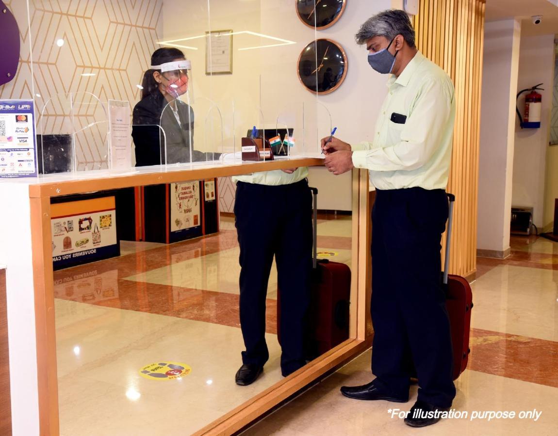 Oyo 4956 Hotel Maharaja Palace Kanpur Zewnętrze zdjęcie