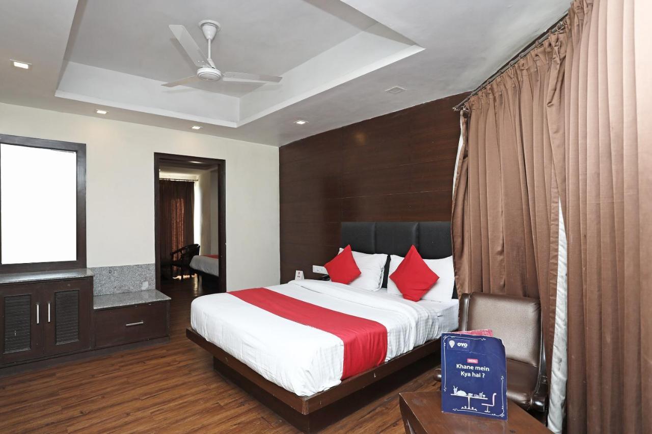 Oyo 4956 Hotel Maharaja Palace Kanpur Zewnętrze zdjęcie