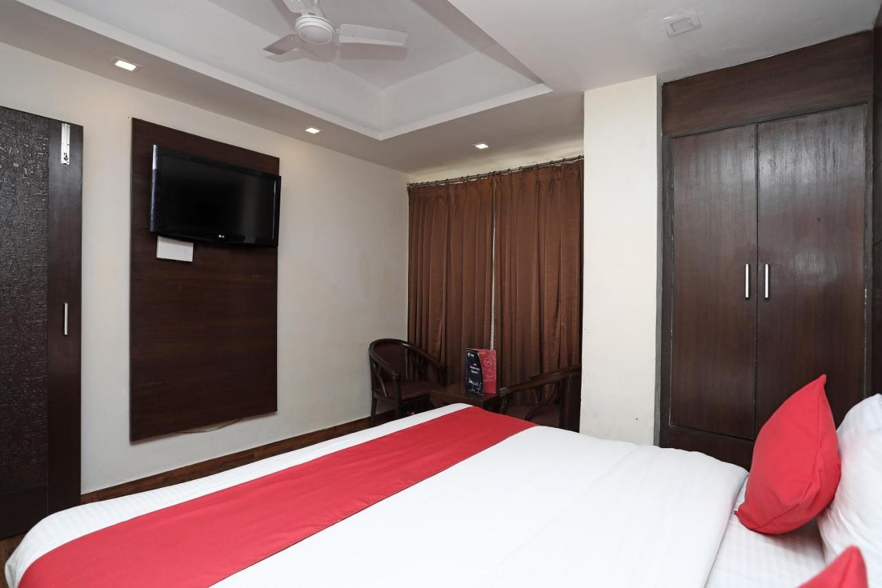 Oyo 4956 Hotel Maharaja Palace Kanpur Zewnętrze zdjęcie