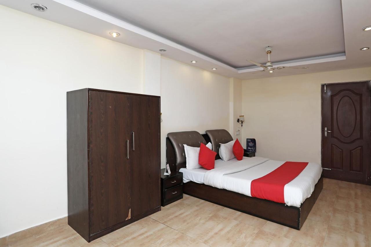 Oyo 4956 Hotel Maharaja Palace Kanpur Zewnętrze zdjęcie