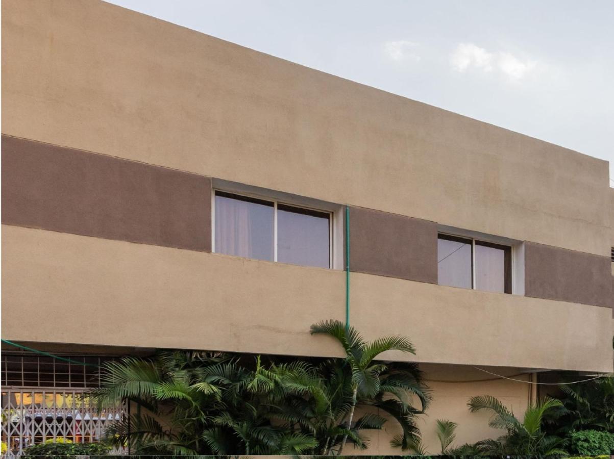 Oyo 4956 Hotel Maharaja Palace Kanpur Zewnętrze zdjęcie