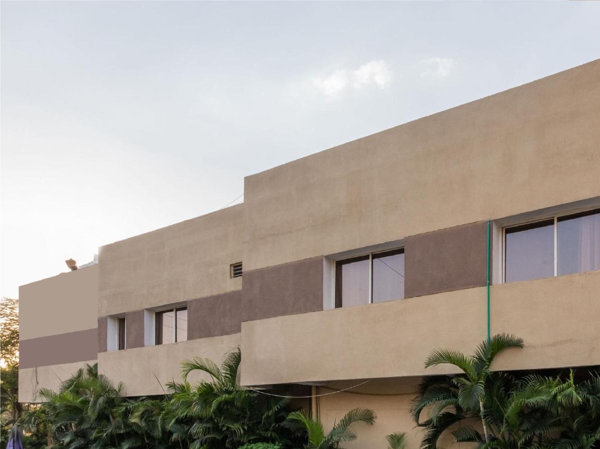 Oyo 4956 Hotel Maharaja Palace Kanpur Zewnętrze zdjęcie