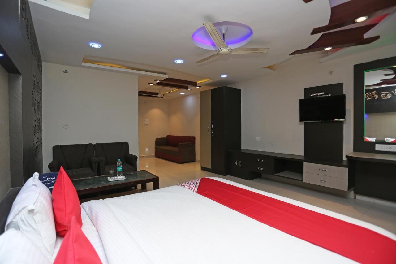 Oyo 4956 Hotel Maharaja Palace Kanpur Zewnętrze zdjęcie
