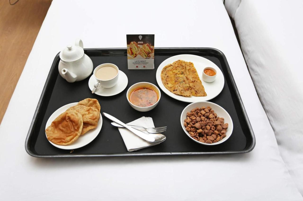 Oyo 4956 Hotel Maharaja Palace Kanpur Zewnętrze zdjęcie